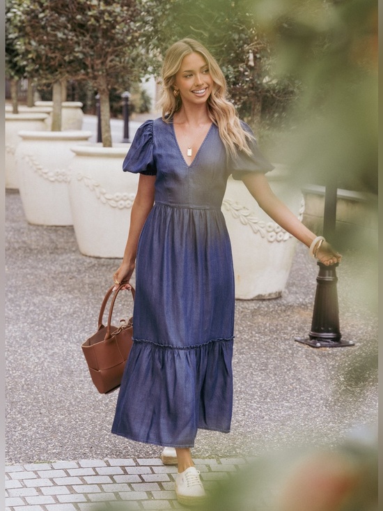 Petal & Pup Dresses & Skirts - Petal & Pup Steele Puff Sleeve Midi Dress in Dark Denim Size XL